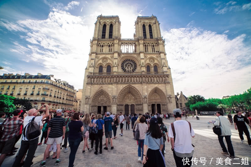 巴黎不是旅游胜地，它是中国游客团的菜市场：奢侈品如白菜