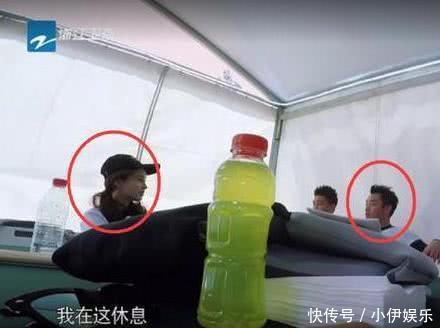 《奔跑吧》baby哭时,有注意郑恺的举动吗?永远