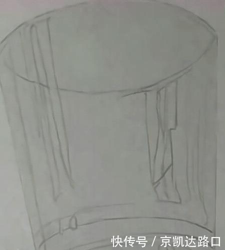 00后美术生晒出满分作业,王者般的操作,网友:差