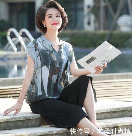 女人到了中年, 不一定非得穿裙, 瞧这减龄套装, 个个洋气十足 白金会游戏平台注册
