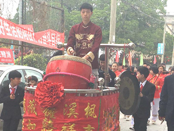 【新春走基层】\"正月初六闹热到\" 欢欢喜喜\"营老爷\"