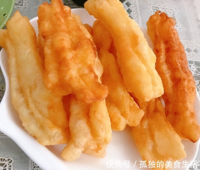 家庭版小油条,外酥里嫩,蓬松暄软有秘诀,这个配方零失败 老葡京赌场app