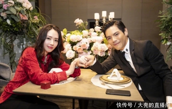 向佐已经和女神郭碧婷成功订婚,向太:恨不得马