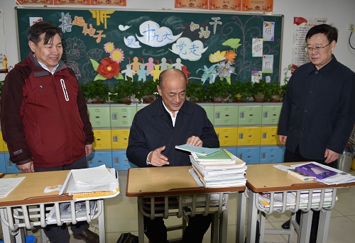 市委书记聂瑞平莅临保定一中检查指导工作