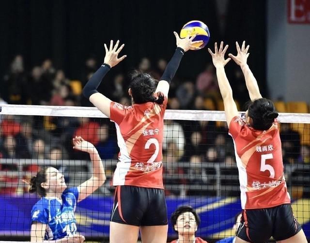 郎平弃将空砍得分王!张常宁领衔江苏遭翻盘,看