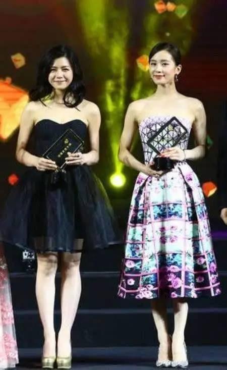 明星真实仪态曝光,吴亦凡驼背是礼貌?