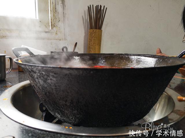 重庆这家苍蝇馆子名气大味道好,但卫生和食材