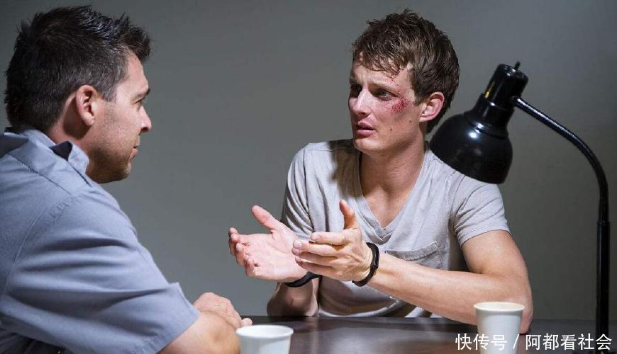 一男子开车上高速被查,驾驶证上的一个字让交