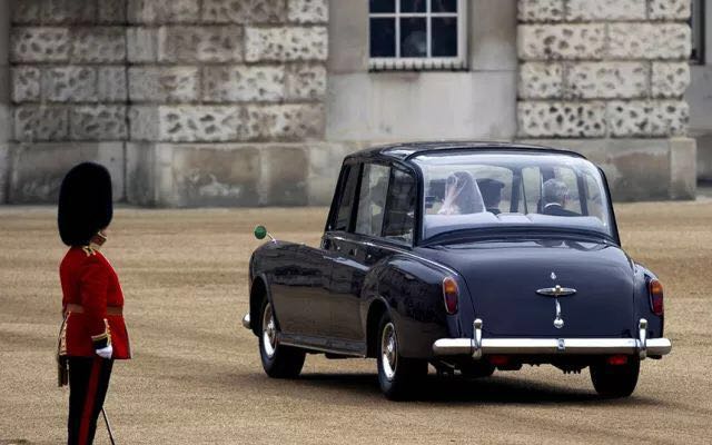 哈里王子婚期确定,看看英国皇室婚礼的那些老规矩和新变化