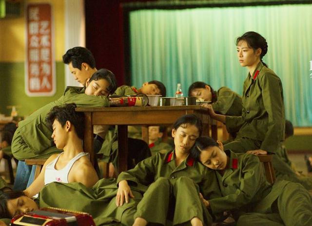 《芳华》里的那些老歌好怀旧,可还是觉得冯小