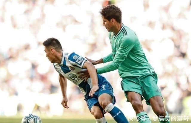 武磊西甲巴萨进球