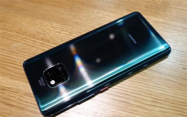 旗舰手机mate20Pro,防水功能无惧风雨,智能系