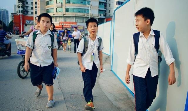 深圳班霸小学生,小学47人他欺负45个,全班们的哈尔滨家长的江北图片