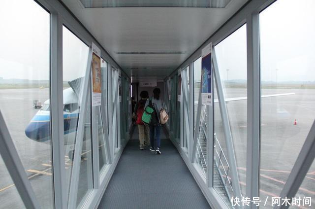 第一次坐飞机是不是觉得很麻烦,有很多事情需