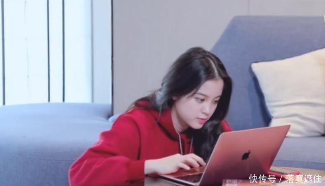 《我和我的经纪人》欧阳娜娜化身实习生,跪地