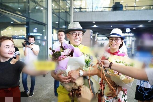 周立波吸毒持枪案件撤诉,首次亮相回国,网友:你