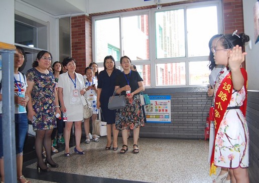 刘利华 7月4日,太原迎泽区建设路小学召开太原市十三五课题"小班化