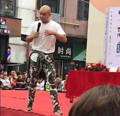 曾红极一时的乐嘉,怒怼金星,强吻谢娜,现在却沦