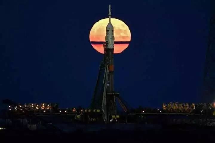 全球各地超级月亮大比拼,新加坡的真令人心塞~