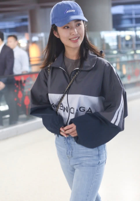 刘亦菲小干妈杨采钰素颜也这么美,比刘亦菲小