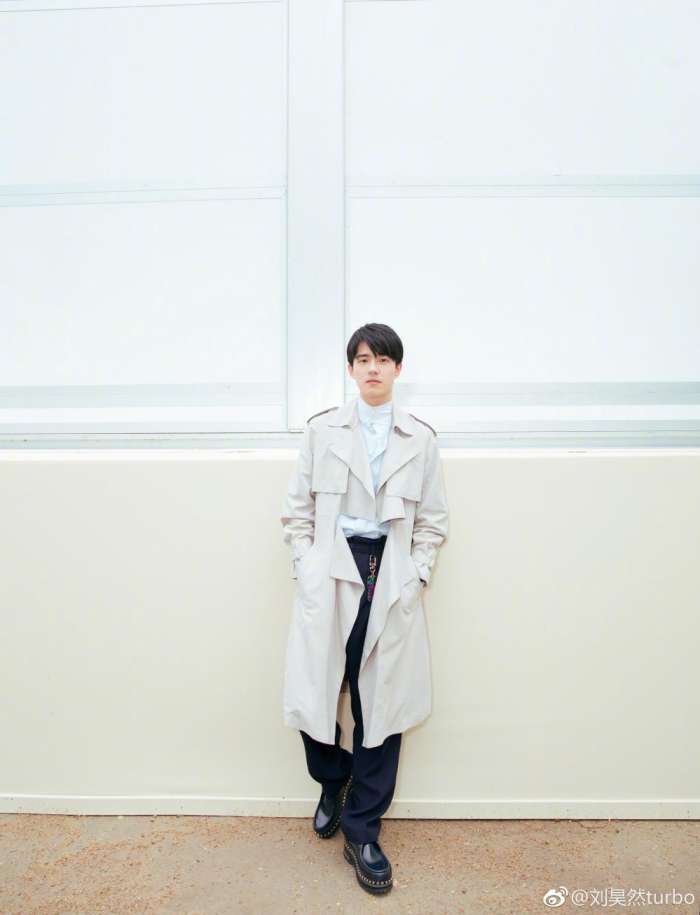 黄渤报错佟丽娅名字, 误打误撞却是佟丽娅曾用名