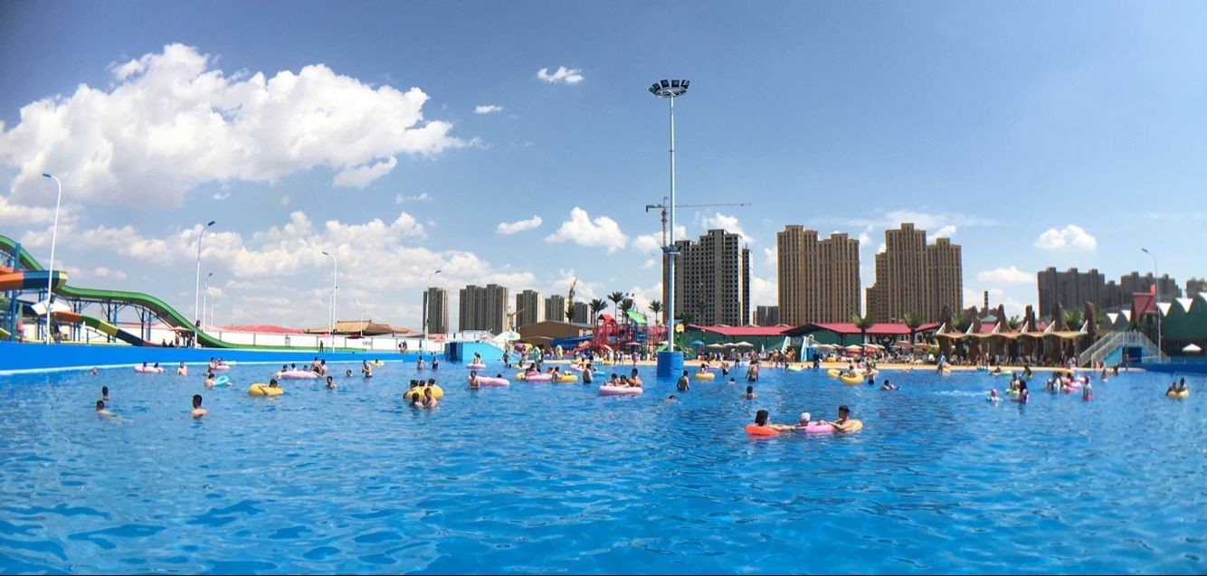 “六一”节呼和浩特热带风暴水上乐园学习玩水自救新本领