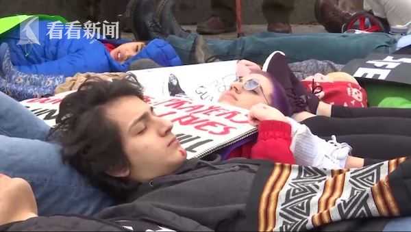 视频|死伤数百人 特朗普终下令禁售\"撞火抢托\"