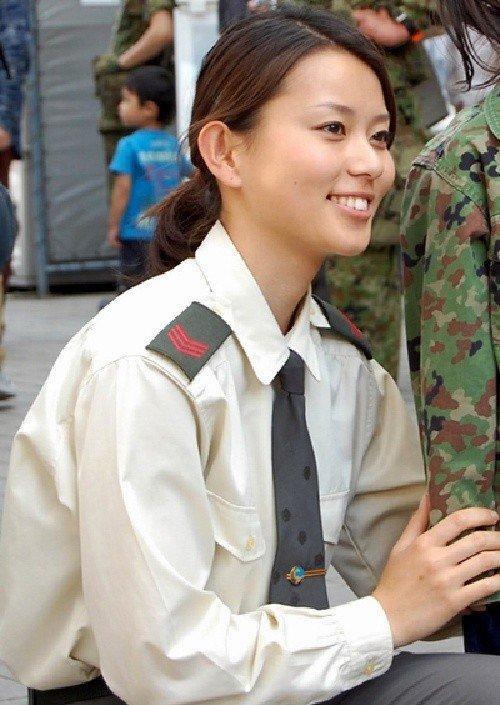 55国美丽女兵,你最喜欢哪一个?