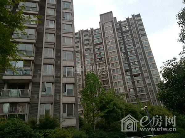 市区蔚蓝观邸两房78.9平总价145万 含家具家电 拎包入住