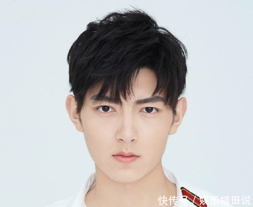 杨幂公司嘉行传媒签约六位新人, 颜值各有特色