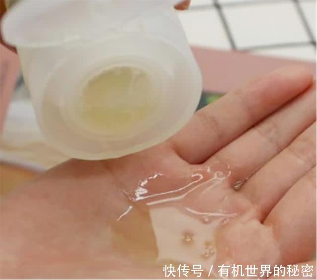 洗头后,拨开头发一看密密麻麻全是头皮屑,2招教你轻松去除它!