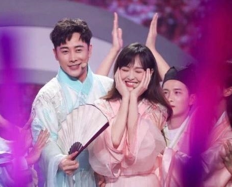 唐嫣首次回应杨幂离婚,仅6字看法便引发热议,