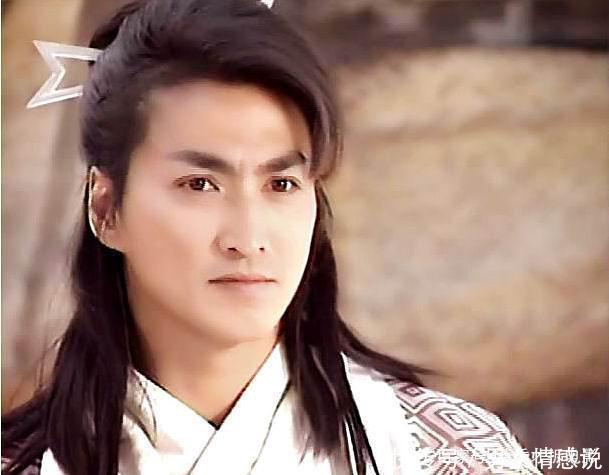 何家劲发了一张 珍贵照片 ,全是老牌明星,认识他