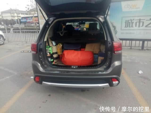 后备箱有“4禁”,车主都是愣头青,最后一件放在车内,是在毁车