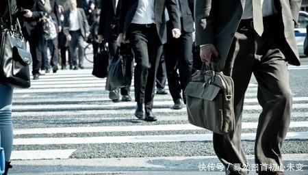 公务员多少岁退休