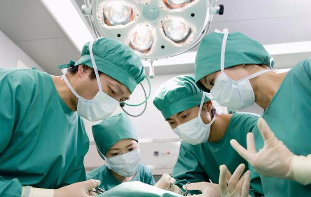 尖锐湿疣这么可怕!25岁白领确诊宫颈癌,医生说