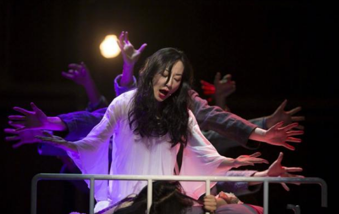 韩雪音乐剧《白夜行》开演,首场获好评,网友:优