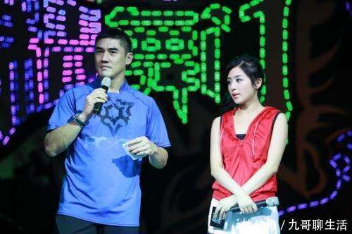 她十五岁就拿八十万代言,却低裤热舞赚眼球,后