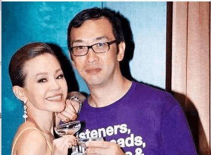 又一天后疑似婚内出轨？大街上与男子亲吻，她的回应更让人吃惊！