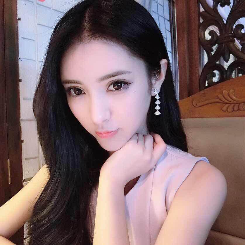 女主播大片撞衫禁欲系女神杜鹃,完美诠释:美人在骨不在皮