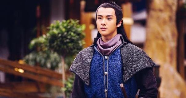 同时赵丽颖旗下艺人,金瀚和老板合作大火,而他