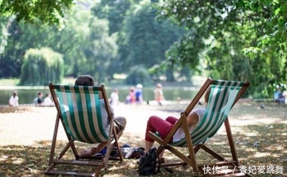 被偷走的一小时,我们用美好的假期还给你!