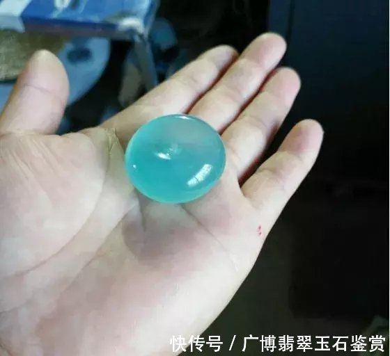 直播卖翡翠是真的吗好多人买 t01ae803b479783fb63.jpg