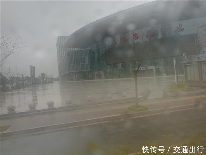 途径浙江省绍兴市上虞区的大型公共服务设施,