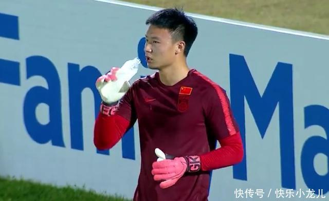 国奥队角球越位