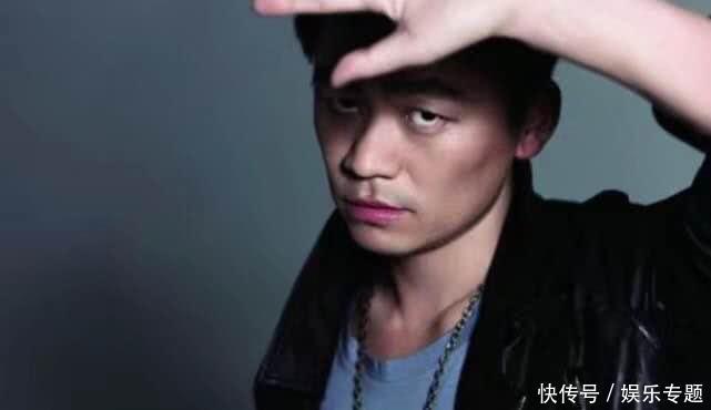 王宝强坦言在父母心中他还是个孩子,一度租房