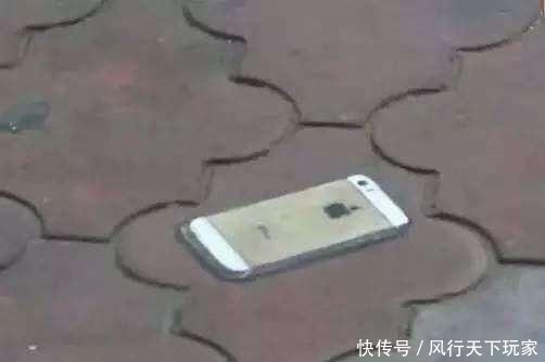 女子街头测试,在地上画了一部手机,路人反应的