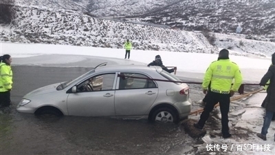女协警冰河推车走红:我只是尽一点自己的力