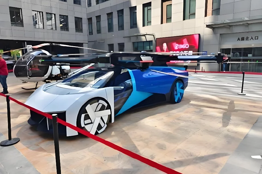 360广场新增神秘车曝光：系小鹏汇天飞行汽车
