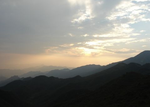 太阳山 